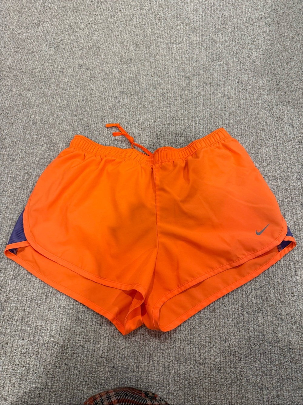 Nike women’s athletic shorts orange and purple sz small